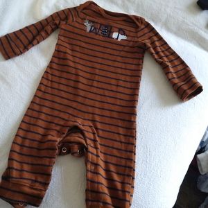 Carter's 6-9 months Jumper